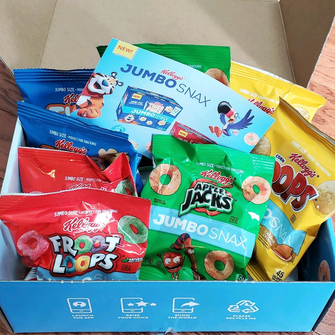 KathleenMBack's tweet photo. What a great new snack to try! Colorful, fun and who doesn't love cereal at all times of the day?!? Thank you Influencer and Kelloggs! #JumboSnax #contest #complimentary @KelloggsUS @Influenster https://t.co/m8A3j2i8eI