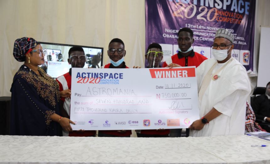 swiftreporters's tweet photo. #TeamAstromania Emerges Winner Of The 2020 #ACTINSPACE Competition
https://t.co/ug3Jg0vk7H @DrIsaPantami  @NigComSat1R @pmgadewusi @NITDANigeria @NgComCommission @NSAdhama @FMoCDENigeria @NajeemFSalaam @Galaxybackbone 

#TeamFutureGeneration 
#TeamPyloops 
#TeamFloews https://t.co/64iJbvAHZI