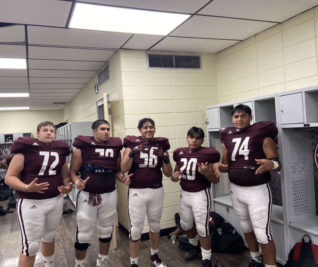 dylanflores56's tweet photo. Fell in love with this sport since I was 3. I thought it’d never end but all good things have to end at some point. It’s been a rough 4 years but I’m glad I got to spend it with these boys beside me in the trenches 🦁❤️ https://t.co/2BBtZnuBX2