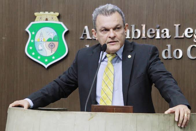 jajogueinocsc's tweet photo. E SE CADA CANDIDATO A PREFEITO FOSSE UM JOGADOR DO CEARÁ? - A THREAD

JOSÉ SARTO - LÉO CHÚ

Muita gente nem o conhecia, mas do nada chegou e virou primeira opção. Eh certo que se tivesse outra opção que fosse um mínimo menos ruim, não estaria nessa condição. https://t.co/KpdoxhJd4m