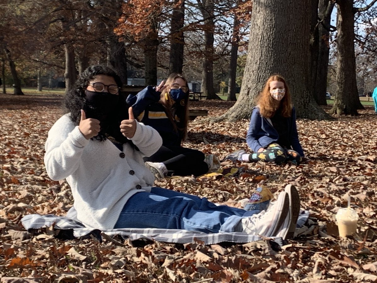 colls_sjl's tweet photo. Great seeing you guys today! Here’s some pictures of our mini socially distancing picnic! #collssocialjustice https://t.co/lu6aff3h3x
