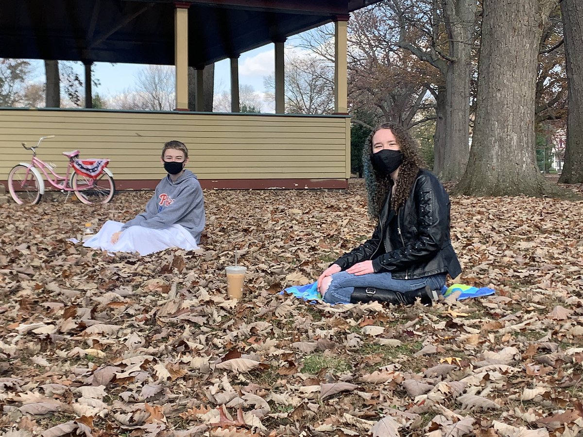 colls_sjl's tweet photo. Great seeing you guys today! Here’s some pictures of our mini socially distancing picnic! #collssocialjustice https://t.co/lu6aff3h3x
