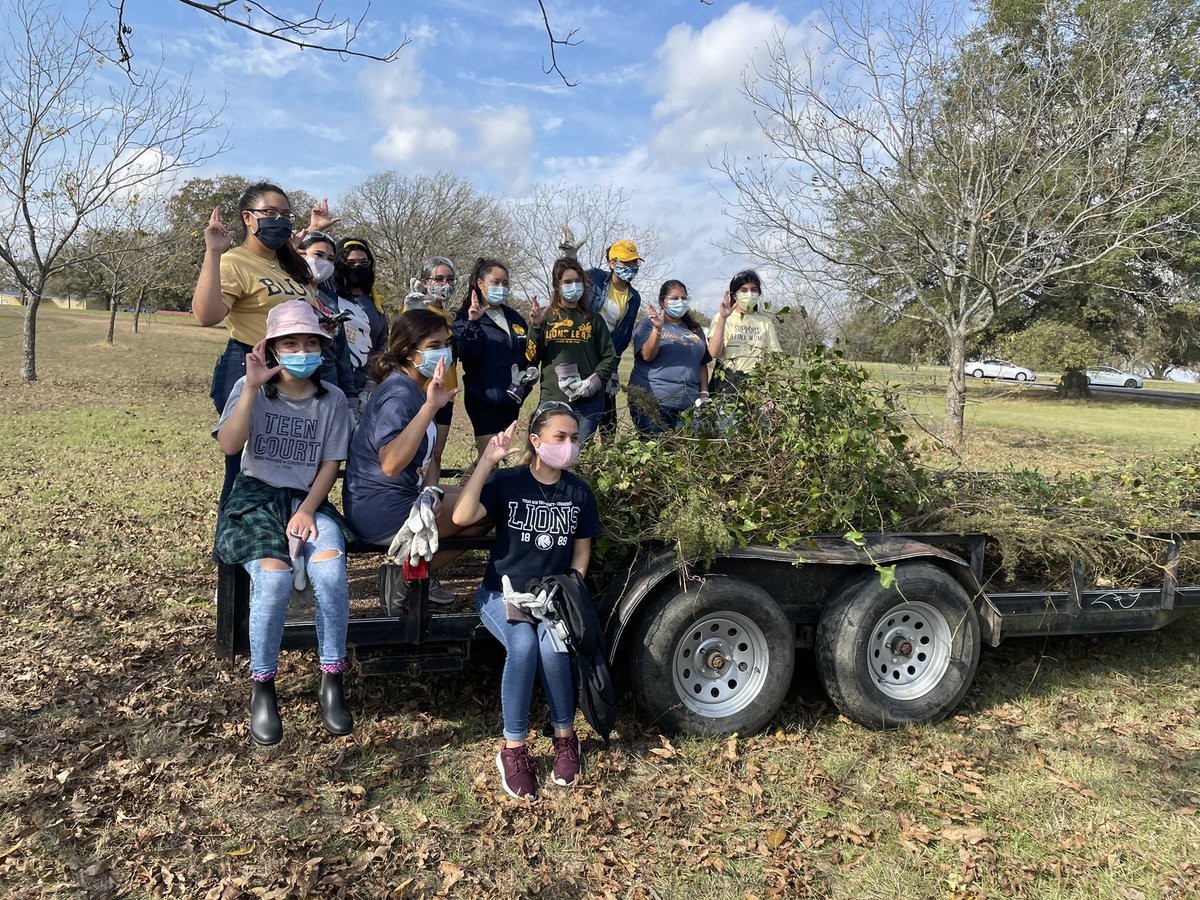 Our LLC women were out working hard this morning! #ServiceNeverSleeps #TAMUC