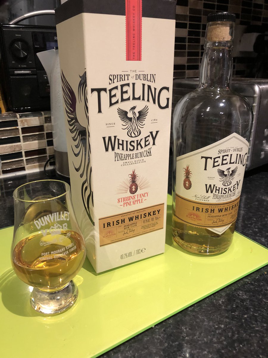 therealtreble99's tweet photo. @whiskeytalk2U @talkdram @thatsdramgood @WalshWhiskey @daveswhiskey @Conor_Dempsey @TheIrishWino @StewieQ @thewhiskeyguy1 @whiskeychatspod @Whiskey_Chaser1 #SaturdayNightSip for me it’s this lovely @TeelingWhiskey stiggins fancy pineapple rum cask! #generouspour as always,although not liking the dangerously low fill level left in this bottle!😩😂
Slainte all 🥃😎 https://t.co/P8utp0JMXP