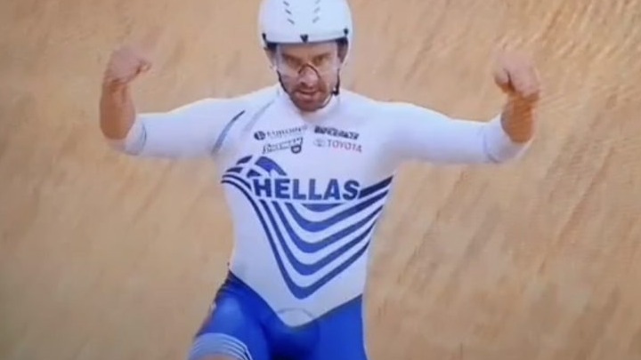 HellenicOlympic's tweet photo. Ο σπουδαίος Σωτήρης Μπρέτας κατέκτησε το χάλκινο μετάλλιο 🥉στο Ευρωπαϊκό πρωτάθλημα ποδηλασίας πίστας ανδρών - γυναικών που διεξάγεται στο Πλόβντιβ της Βουλγαρίας στο αγώνισμα του κέιριν. Συγχαρητήρια Σωτήρη
#Cycling #TeamHellas 🇬🇷 #EuropeanChampionship #Eurotrack2020 https://t.co/p9p3dMHeP7