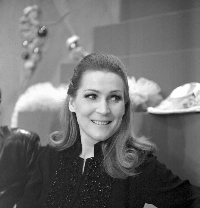 irena santor (ur. 1934)