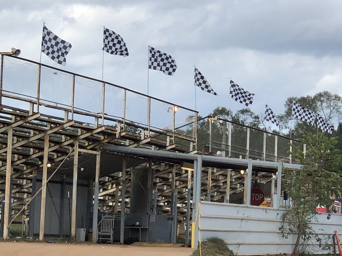 JerryJordan_KTT's tweet photo. Well ... I made it out to #105Speedway, now to go on a quest for former #NASCAR superstar @Kenny_Wallace! They say he’s around here somewhere. https://t.co/wC9PfYOoQq
