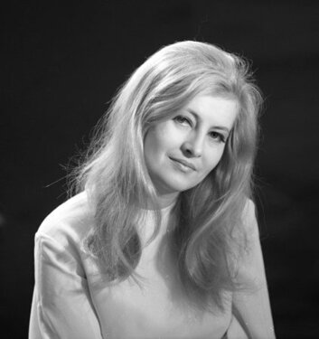 stenia kozłowska (ur. 1936)