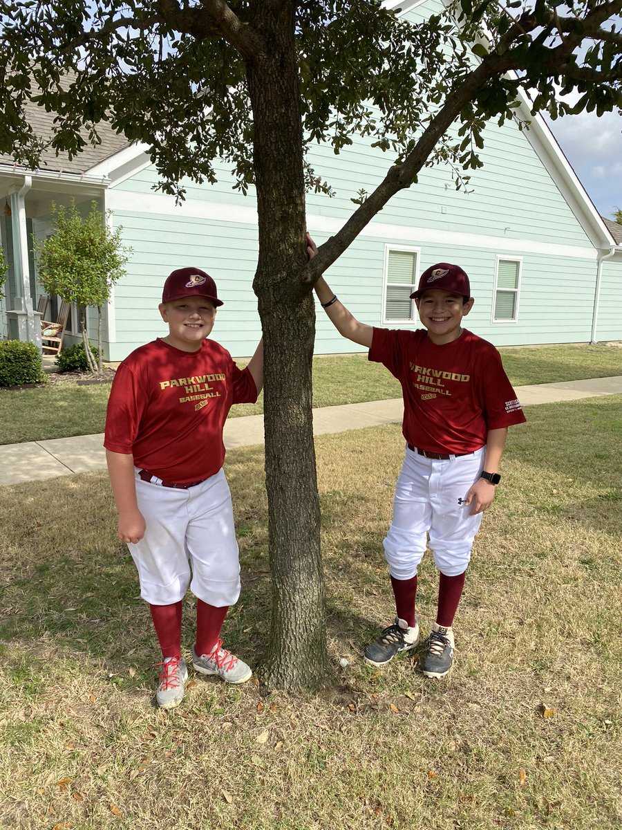 bustamantelb's tweet photo. Let’s go @ParkwoodHill Chargers! So ready for a fun day at the @MSMTournament 🙌🏻⚾️ Future @KellerCentralHS baseball boys right here! @lindilambert1 @cizekbj @dirtdiamonds9 @CoachBuster02 @DrRDubKellerISD @AimChanger https://t.co/YMvSVQM882