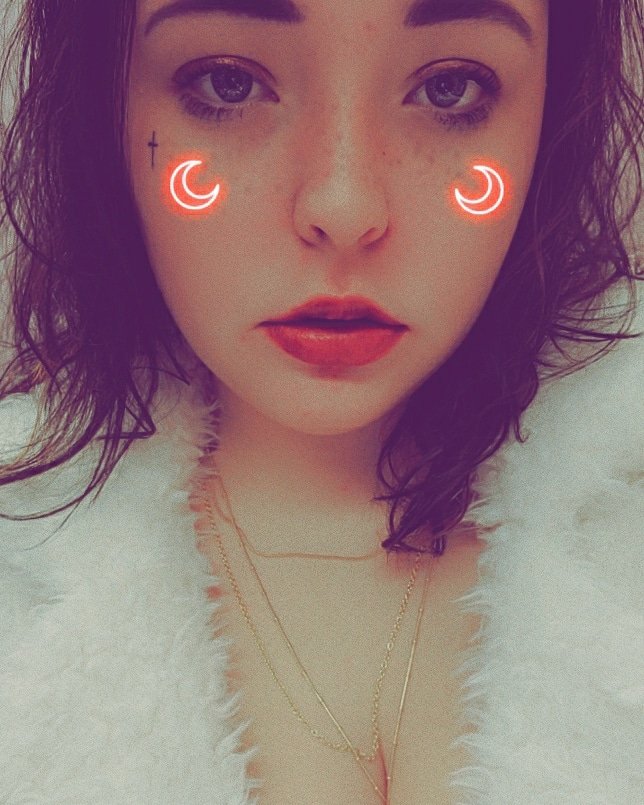 AuttumnWellman's tweet photo. Hey guys check out my #OnlyFans for new 18+ content regularly as well as great deals on custom pictures and more. https://t.co/KloHpYpF0e