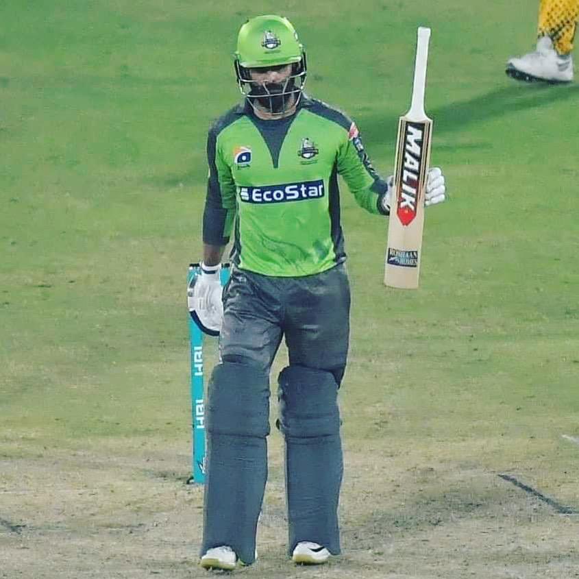 MBMalikOfficial's tweet photo. Well batted @MHafeez22 https://t.co/l73qNyXdAB