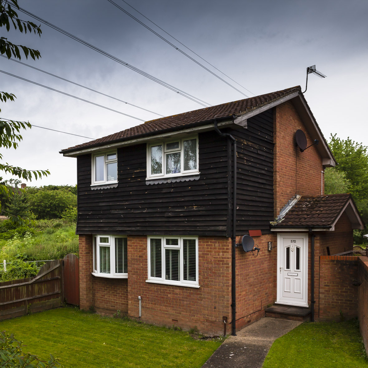 These before and after photos show how James Hardie low maintenance cladding can make your home look smarter.

#jameshardie #homeinspo #exteriorclading #uplastics