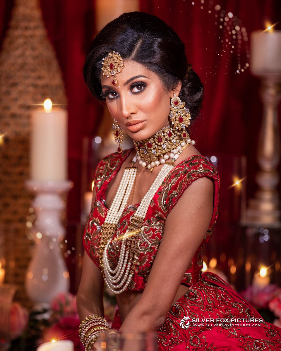 Happy Diwali / Bandi Chhor Divas to all
#divali #divali2020 #bandichhordivas #photography #photoshoot #video #videoshoot #cinematography #indianbride #indianbridalfashion #decor #indianweddinginspiration #indianwedding #silverfoxpictures #bindisandhu