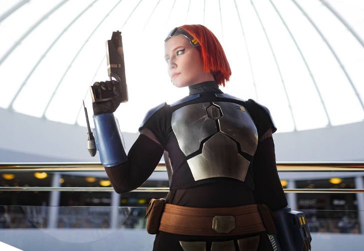 Raul Mares 3 Bo Katan S Armor Included Mandalorian Vambraces And A Regular Z 6 Jetpack The Blasters Were Specifically Westar 35 Blaster Pistols She Also Used Dart Launchers Gauntlet Blades And A Grappling