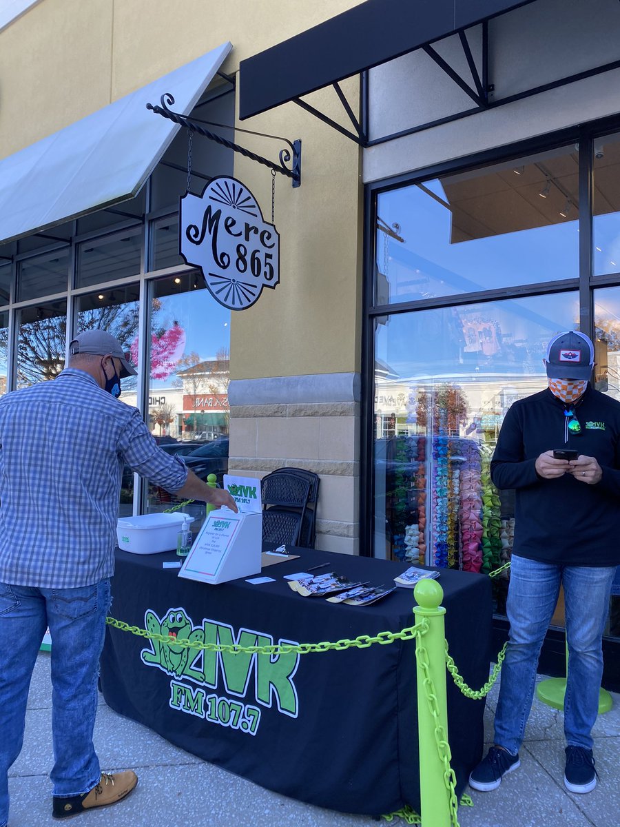 ShopTurkeyCreek's tweet photo. @wivk1077 is at Merc 865 getting you signed up for the $10,000 Shopping Spree in @ShopTurkeyCreek! Stop by the grand opening until 4pm to register! #shopturkeycreek #turkeycreekshopping #granopening #wivk #shoppingspree https://t.co/RyJBeh9iBT