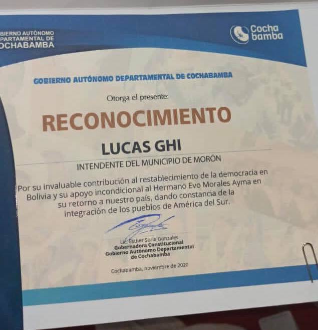 NuevoEncuentro_'s tweet photo. 🇧🇴🇦🇷 Reconocimiento a los compañeros @Sabbatella, @LucasGhi y Diego Spina por la contribución al restablecimiento de la democracia en Bolivia y apoyo incondicional a Evo Morales! https://t.co/kLflErtG4w