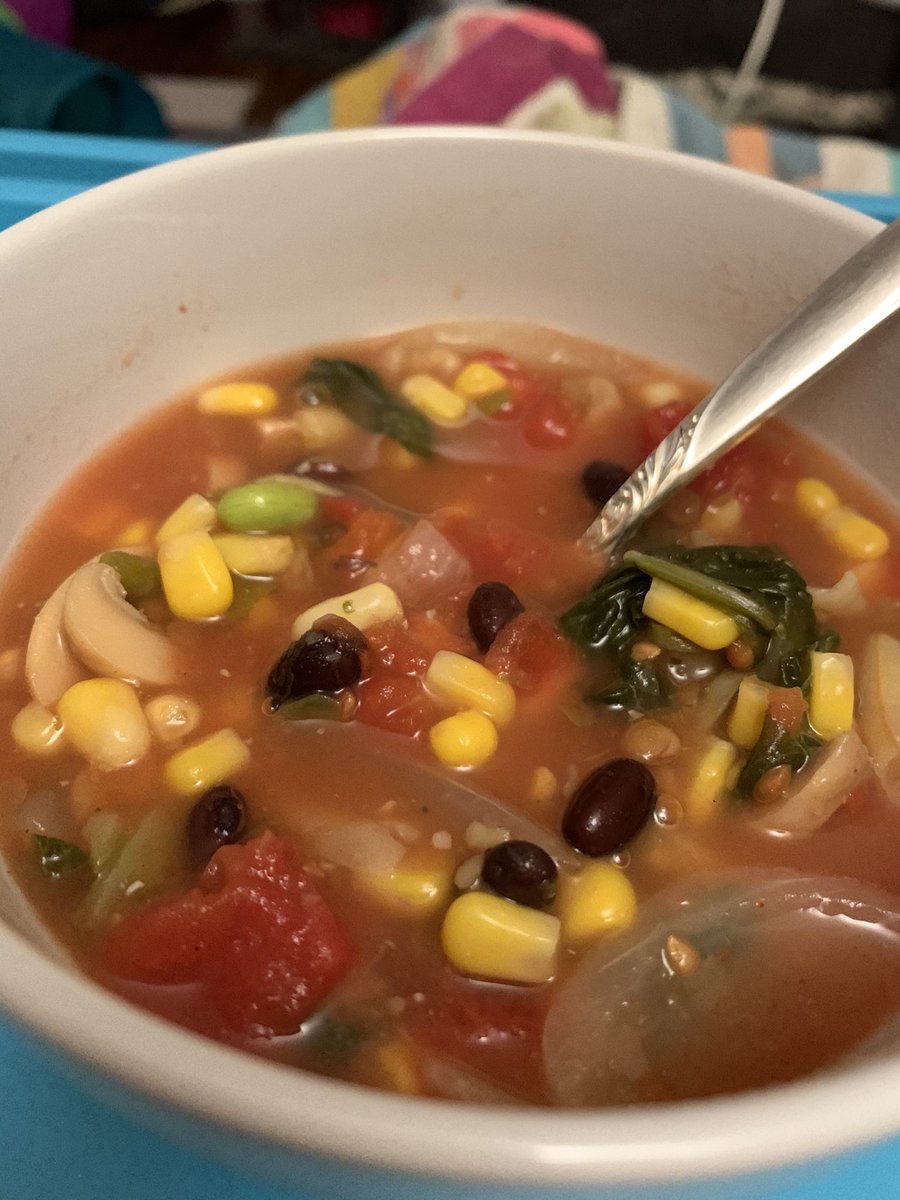 RickyBobbie75's tweet image. Chicken stock, diced tomatoes, green, yellow and black beans, lentils and edamame, onion and mushrooms and the last of the spinach, with some spices for a good healthy kick 

#pantrycooking