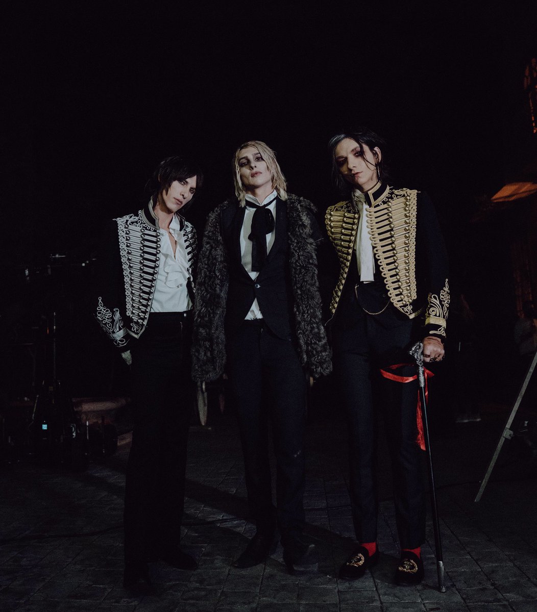 PalayeRoyale's tweet photo. The newest Palaye Royale film for Tonight Is The Night I Die is out now!
Watch, comment and like. x
https://t.co/ZVebisVXHt
#PalayeRoyale #TonightIsTheNightIDie https://t.co/34G3spGRxY