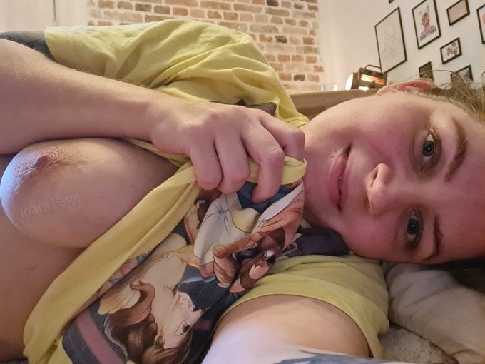 Come lie on the floor with me? 🤗 https://t.co/wQR90nVkFn<a href="/tag/mvsales"class="tags"><span>#mvsales</span></a>