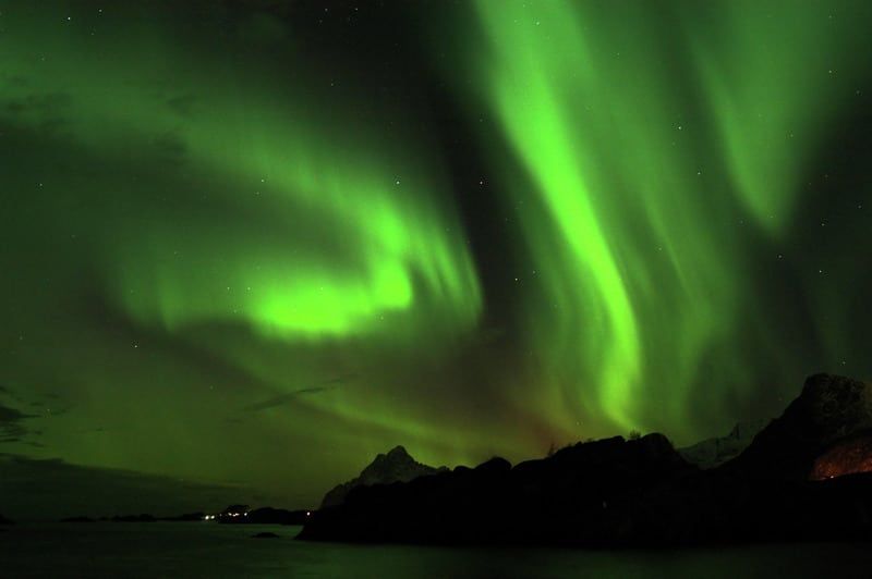alex_riveiro's tweet photo. Las auroras polares — Astrobitácora 
https://t.co/3q2ewZlQJg
#astronomia #ciencia https://t.co/sllw8cM9wY