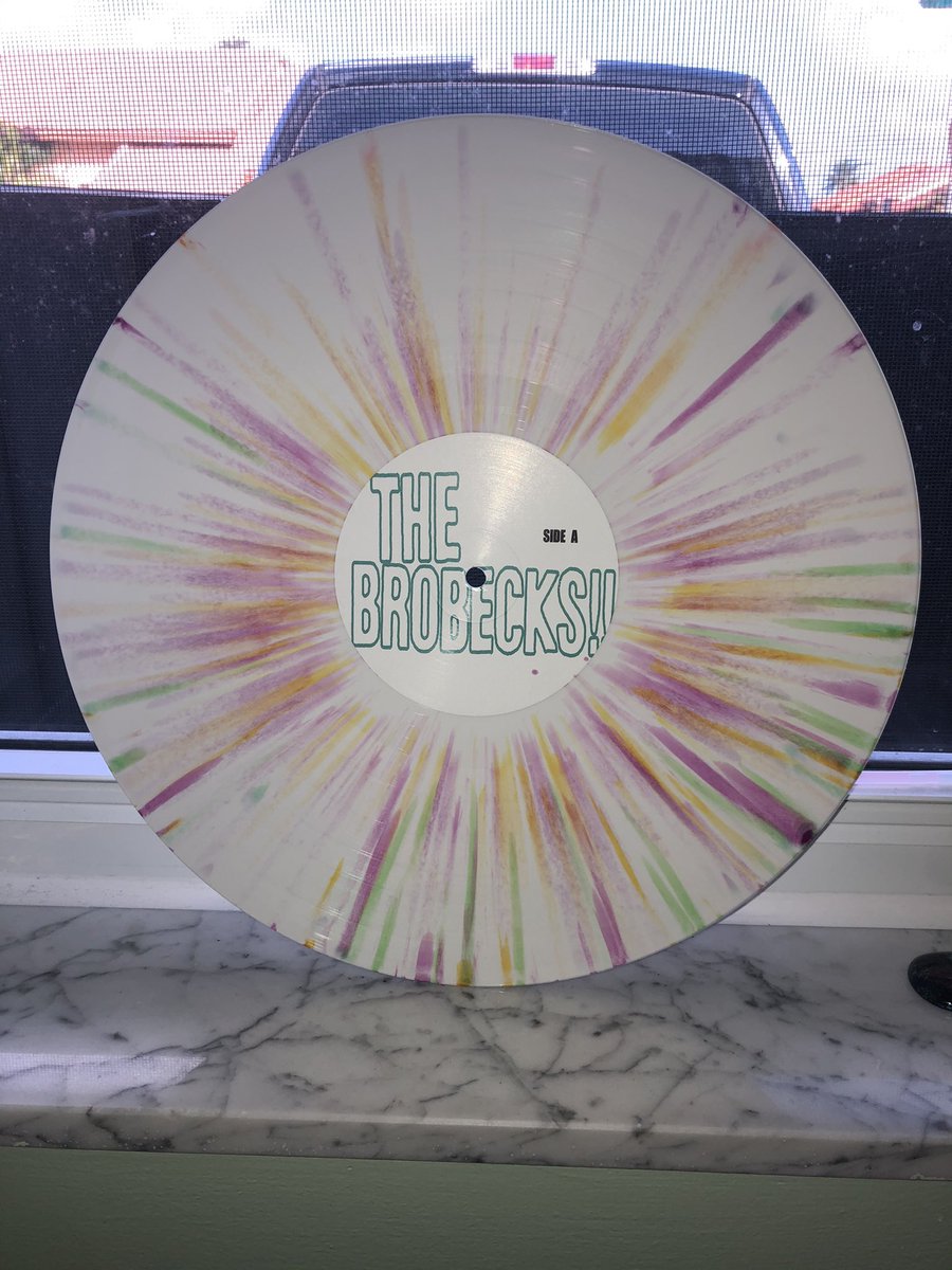 AmandaFacosta's tweet photo. IT CAME EARLY!!! IM THE HAPPIEST LIL LOSER IN THE WORLD AHAHAHAAAA @BreezyWeekes @DallonWeekes #TheBrobecks #ViolentThings https://t.co/Q2XMjiQgqt