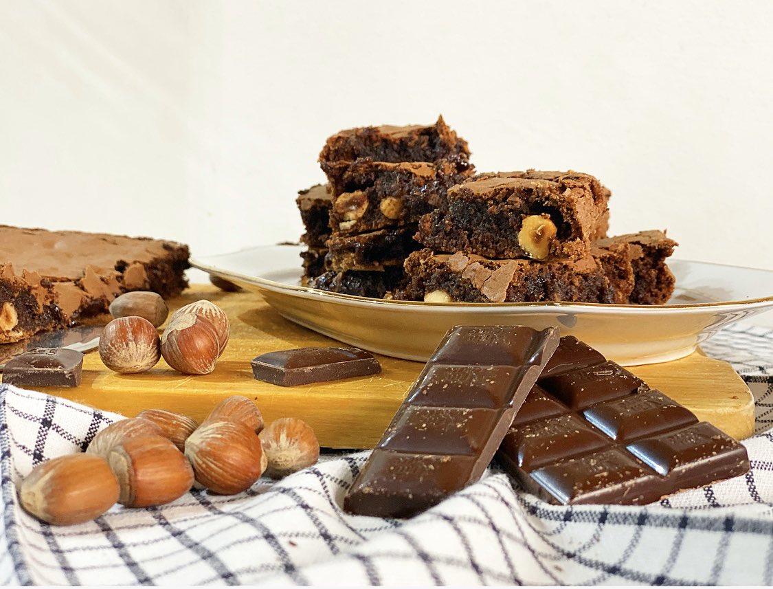 _FoodAddicted's tweet image. Brownies al cioccolato e nocciole #foodaddicted #brownies #food #foodie #instafood #cibo #chocolate #american  #americanrecipe #nuts #sweet #sugar #cacao #sugar #foodblogger #foodblog #butter #chef #foodphotography #milano #italy #italianfood #italian #enjoy #instagood #foodporn