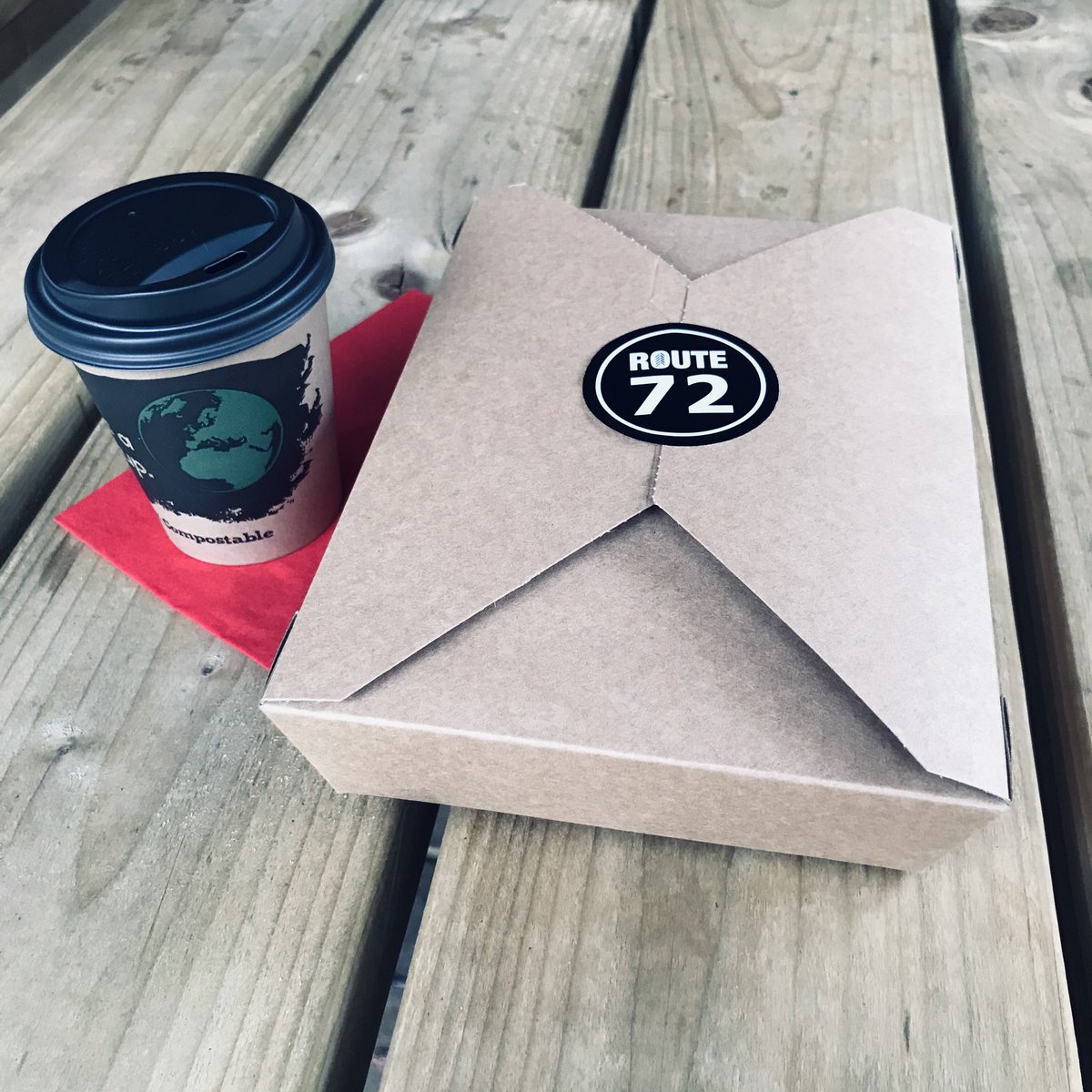 Ready for breakfast? We have bacon sandwiches &amp; coffees to take away. Also vegan sausage sandwiches. We’re 3 mins walk from the #Tyne making for a perfect stroll. 👀👌☕️

#Newcastle #cycling #hadrianscycleway