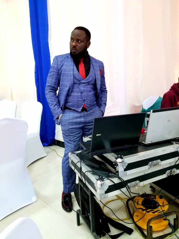 EMugashe's tweet photo. Mungu ni mwema sana, karibu kwa huduma ya
Mc,
Music,
Gari za maharusi

Tupigie tukuhudumie 0713750951. https://t.co/cVCvFHyutv