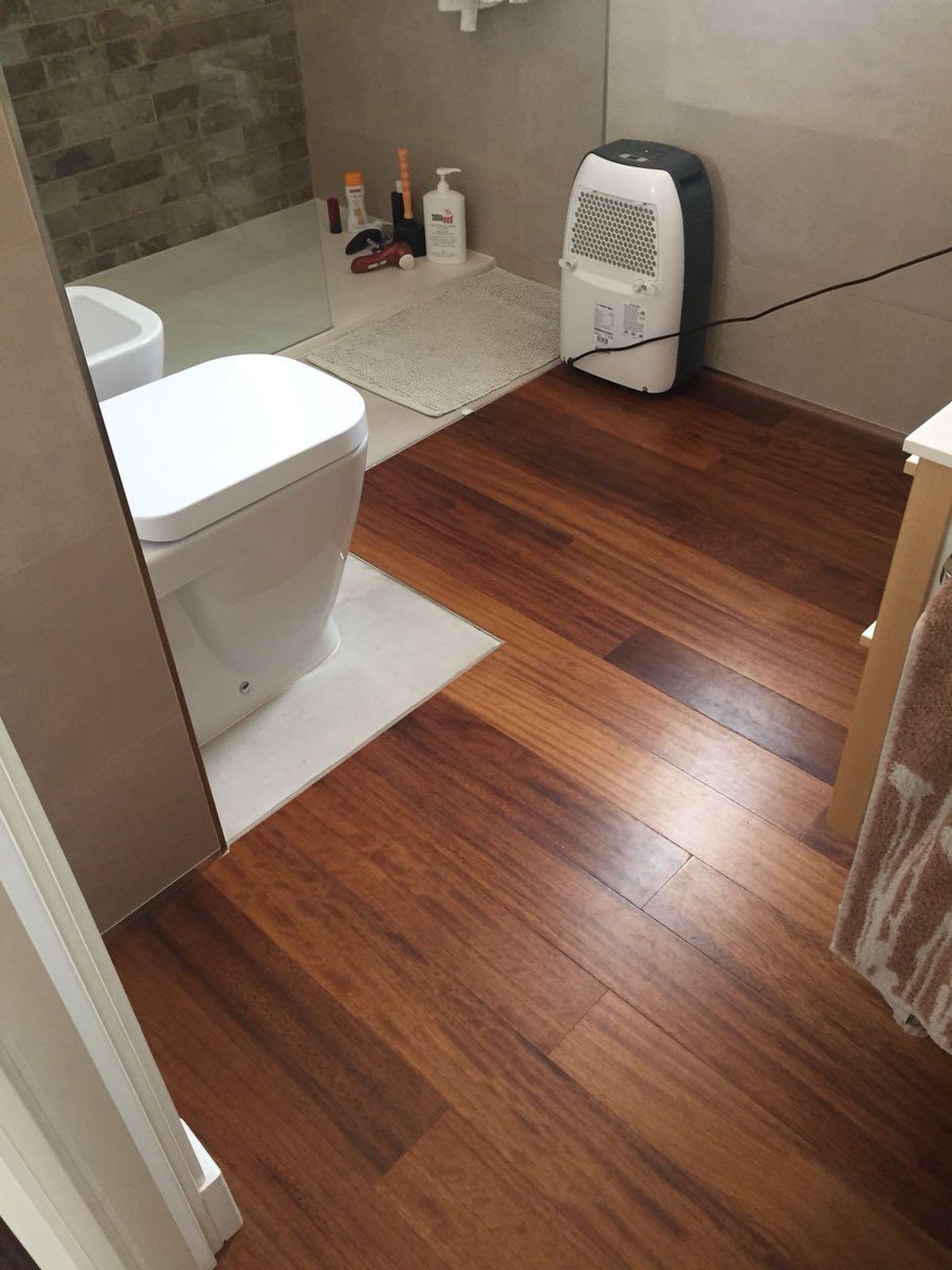 FIGUI_8's tweet photo. Otro trabajito  más ... SUELO MULTICAPA EN MADERA DE IROKO , ARMARIOS , VESTIDOR .. https://t.co/aOo0qB7r45
