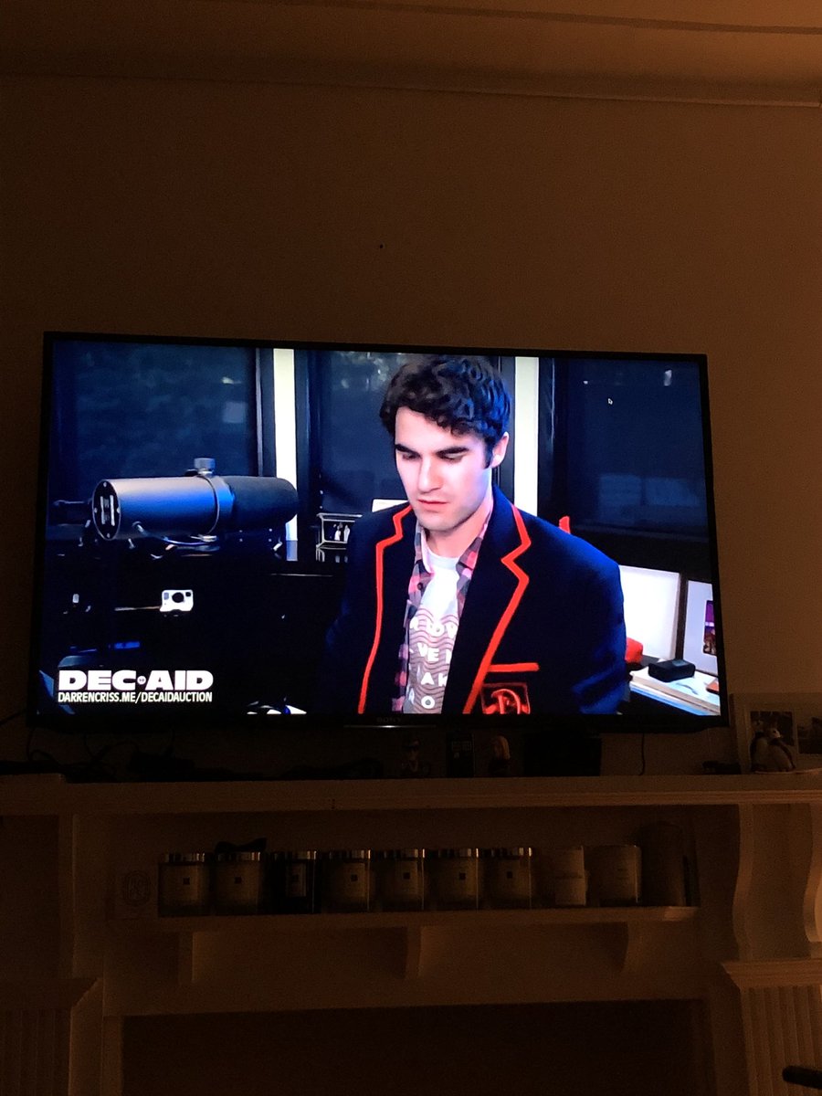 annapageturner's tweet image. Yesterday’s #DECAID was fantastic, but when @DarrenCriss whipped out his Dalton blazer I think the collective scream of the viewers could be heard from anywhere.

Such a great show though and what a wonderful concert♥️