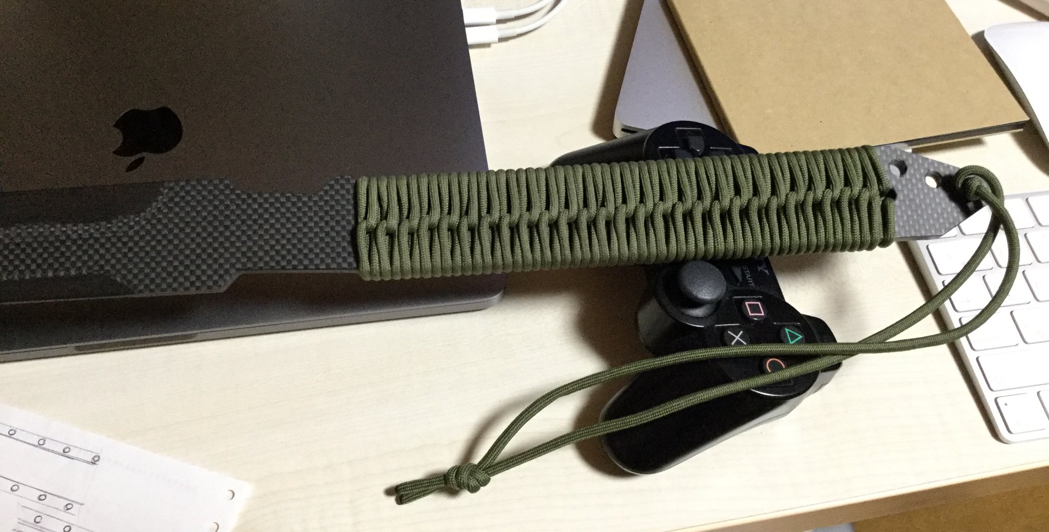 Cota Custom Knives 雷電の高周波ブレードを製作した時のスケッチが出てきた 色々と手出し過ぎて未だにシース 鞘 が完成してない メタルギアソリッド4 Mgs4 雷電 高周波ブレード スケッチ カーボン パラコード T Co Pnyrzjbj53 Twitter