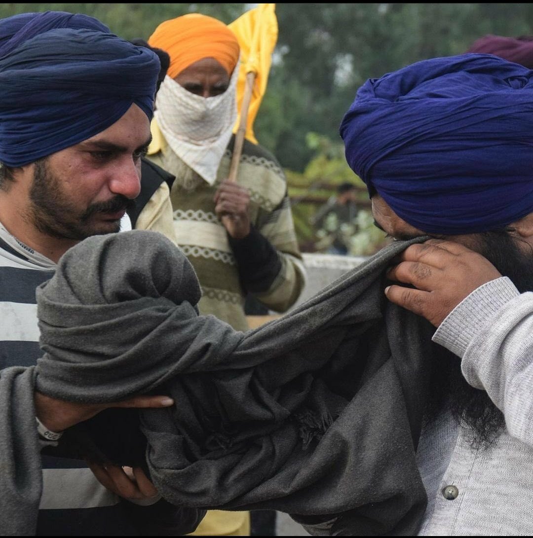 KSaini28's tweet photo. #FarmersProtest 
#TakeBackFarmBills 
Long live farmers🔥🤍 https://t.co/XxOQ4UP86T
