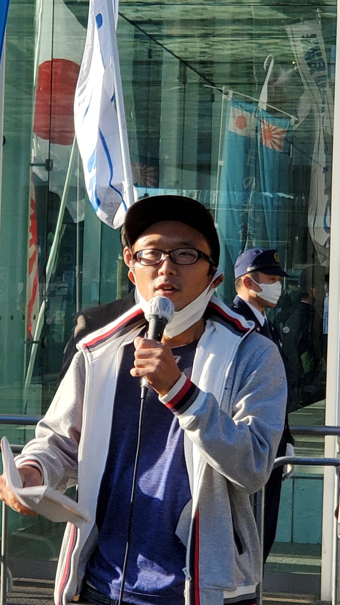 画像 日比谷のトランプ支持デモからの拾い画像 左 11月22日の川崎駅前のヘイト街宣に来てた奴じゃね T Co Xcw3mexxzo まとめダネ