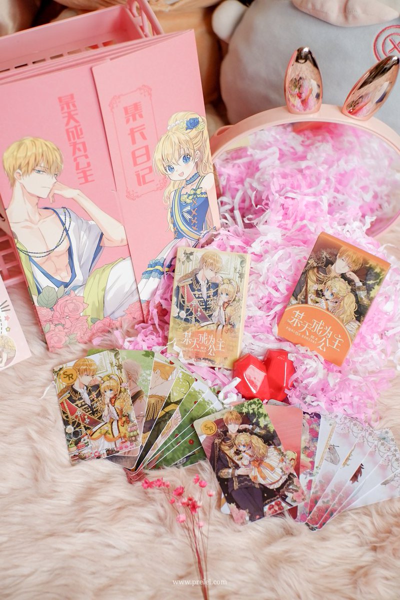 prelel's tweet image. Ahhh~ my heart is full from seeing official merchandise of one of my favorite manhwas, #WhoMadeMeaPrincess by @spoon_1122.✨✨

💖Read my blog:
✨prelel.com/2020/11/who-ma…