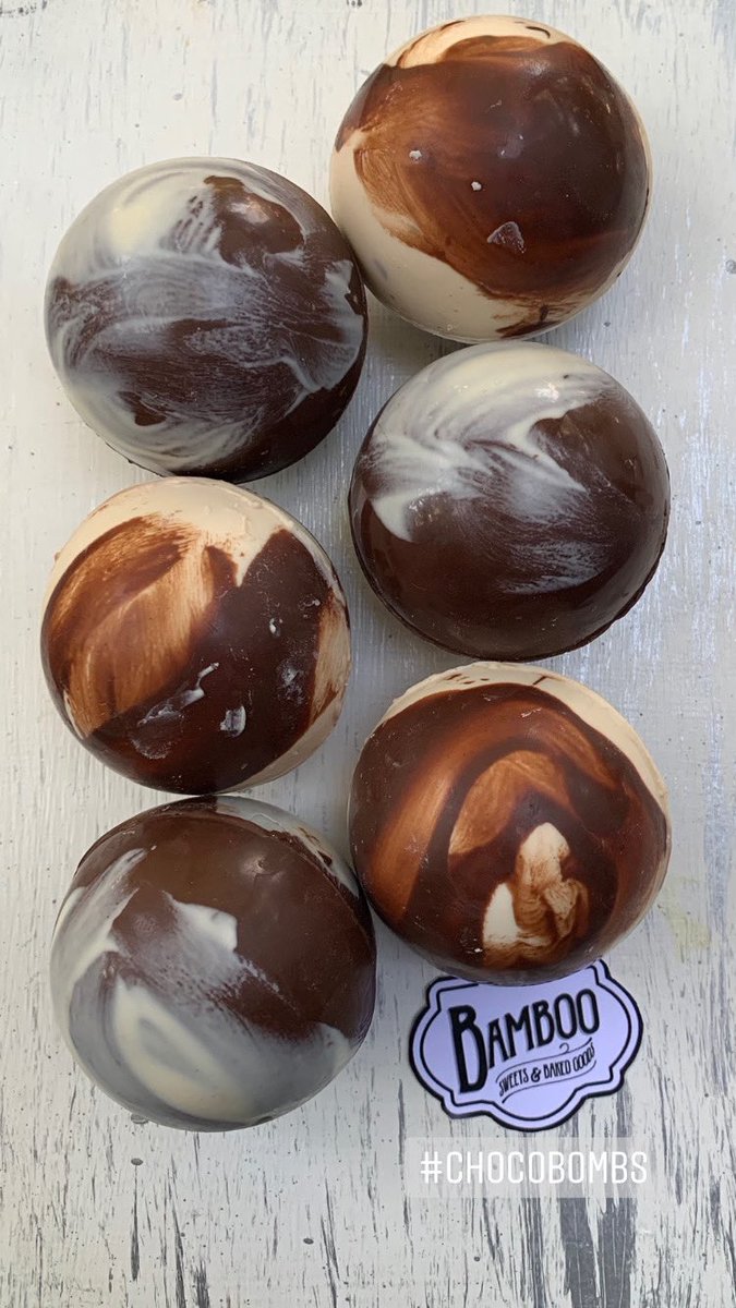 JC_Amezquita's tweet photo. Mis #chocobombs! 
 
¡Llévele,  llévele! https://t.co/QDzRTyYUF1
