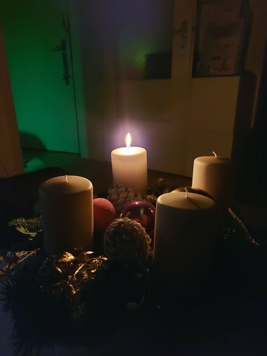 A wonderful 1. Advent to everyone.
#Advent #Advent2020 #Adventszeit #adventskranz #mostwonderfultimeoftheyear #christmastime #ChristmasIsComing #HappySunday