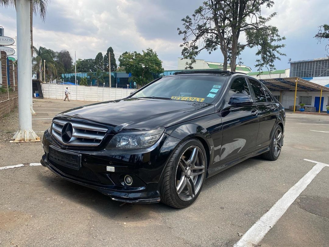 CarsZw's tweet photo. 2010 Mercedes Benz C class

120 000kms on the dash
Automatic woth tiptronic
Powerful v6 motor
Custom mags
Panoramic roof
Full leather interior
Preowned
Superb allround

$9 500(USD Cash neg)

Call or app 0774412061 https://t.co/A3U1SFG0Ti