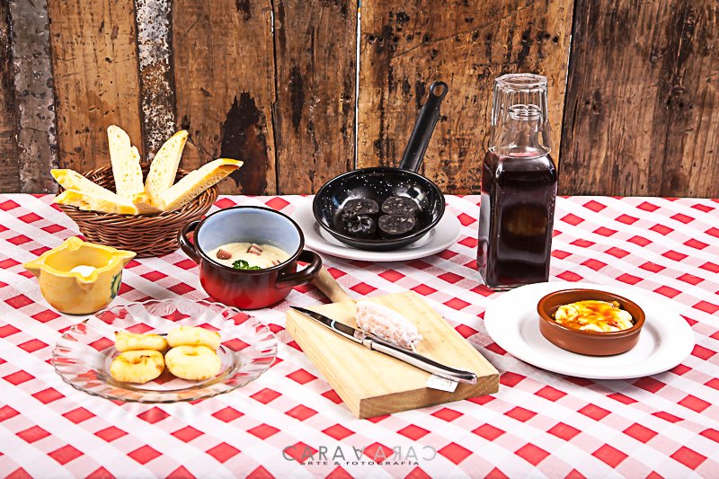 C21_restaurante's tweet photo. Nos gustan los trampantojos en la #gastronomía.

Esos platos en los que Alberto Soto deja volar su imaginación, su talento y por qué no decirlo, su osadía. Juega con los sentidos, los recuerdos y la percepción. Es diversión y sorpresa para deleite de los comensales. https://t.co/TRxGv8fx25