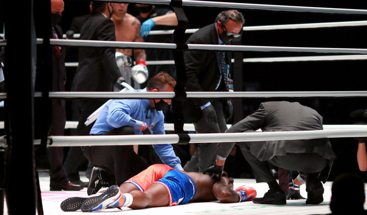 Nate Robinson gets destroyed by Jake Paul in his boxing debut