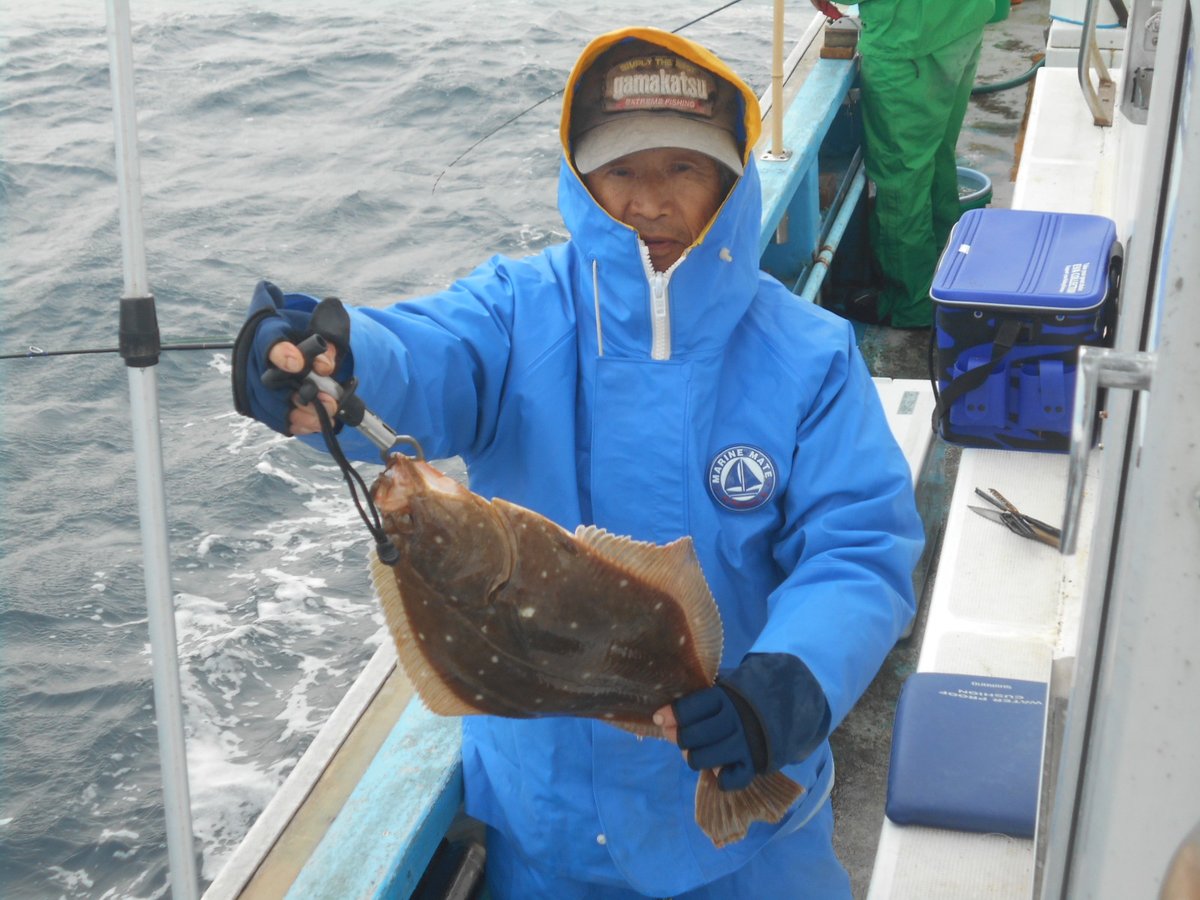 つりエサ豊漁 11月29日 日 第二豊漁丸カレイ釣り釣果報告 釣果 人数11名イシガレイ58 35匹 マコガレイ40 40匹 ナメタガレイ40cm 6匹 ミズガレイ25 30匹 アイナメ 天候 晴 水温 13 9 水色 濁り コメント マコガレイの刺身1位ガヤマ ホシ 2位 T つりエサ豊漁 11月29日 日 第二豊漁丸カレイ釣り釣果報告 釣果 人数11名イシガレイ58 35匹 マコガレイ40 40匹 ナメタガレイ40cm 6匹 ミズガレイ25 30匹 アイナメ 天候 晴 水温 13 9 水色 濁り コメント マコガレイの刺身1位ガヤマ ホシ 2位 T