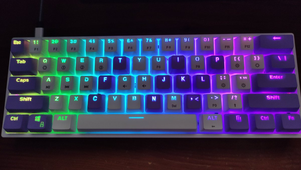 moojuiceCS's tweet image. POGGGGG thanks to @IntegralNation &amp;amp; @HarmonixGG for the sweet iN keyboard (gateron yellow switches)