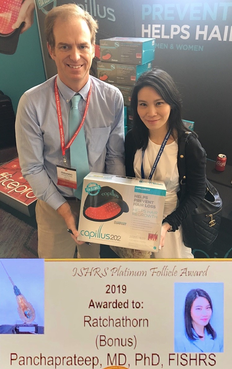 CapillusJapan's tweet photo. 2019年、2020年の国際毛髪学会で最高賞受賞者２名の医師が最新育毛法としてCapillusを推奨。2020年の受賞者はCapillusの常任顧問も兼務。

https://t.co/ORC5IO78Xq

b8ta 有楽町店で展示中。12月12日は弊社スタッフが対応。特別価格で提供予定。#capillusjapan
#betajp ＃育毛剤 #AGA #capillus https://t.co/dfGy9gakme