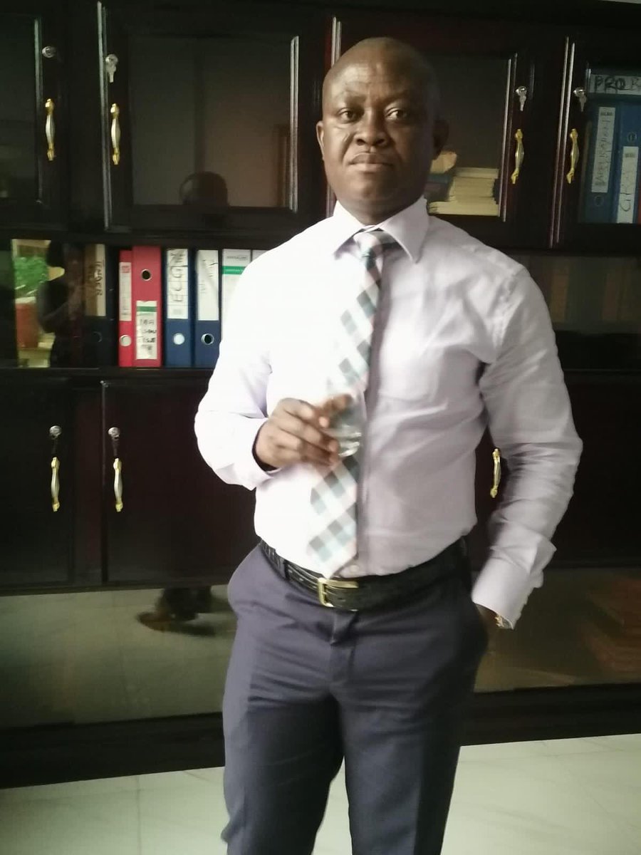 kum_apem's tweet photo. HAPPY BIRTHDAY TO OUR PATRON Mr. ATTA OWUSU WILLIAM. GOD BLESS YOUR NEW AGE SIR 🌟🙏🎂🎂🎂 https://t.co/Evhc9edVIe