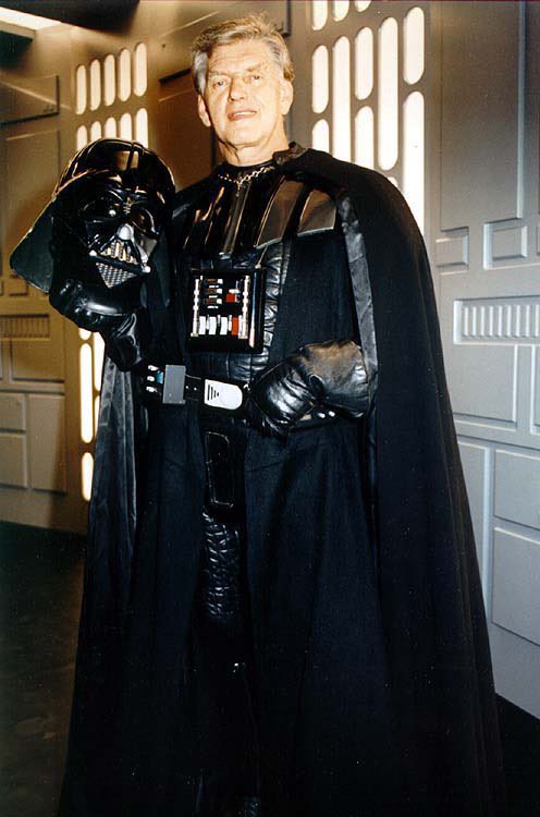 BBCFrediani's tweet image. Actor Dave Prowse, who was both the original #DarthVader as well as the #GreenCrossCode man, has died. He was 85.