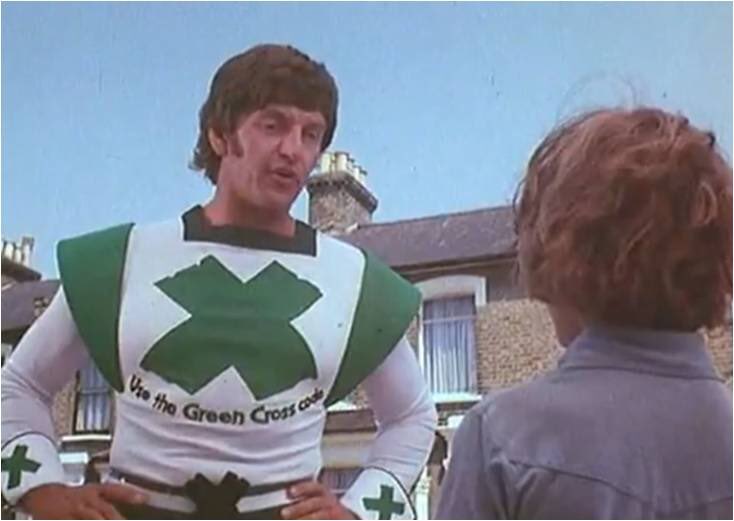 BBCFrediani's tweet image. Actor Dave Prowse, who was both the original #DarthVader as well as the #GreenCrossCode man, has died. He was 85.