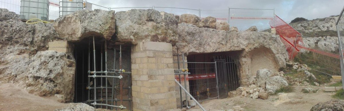 Antonella842019's tweet photo. Stanno stuprando la storia con sovrastrutture,tagli,sbancamenti di roccia per cosa???? Produttività? #matera #chieserupestri #parcodellamurgia #UNESCO #sitiunesco
ps:anche #wikipidia usa “era”dandola per distrutta 😭
@dariofrance @_MiBACT @massimobray @MassimoOsanna https://t.co/B38aGVrvma
