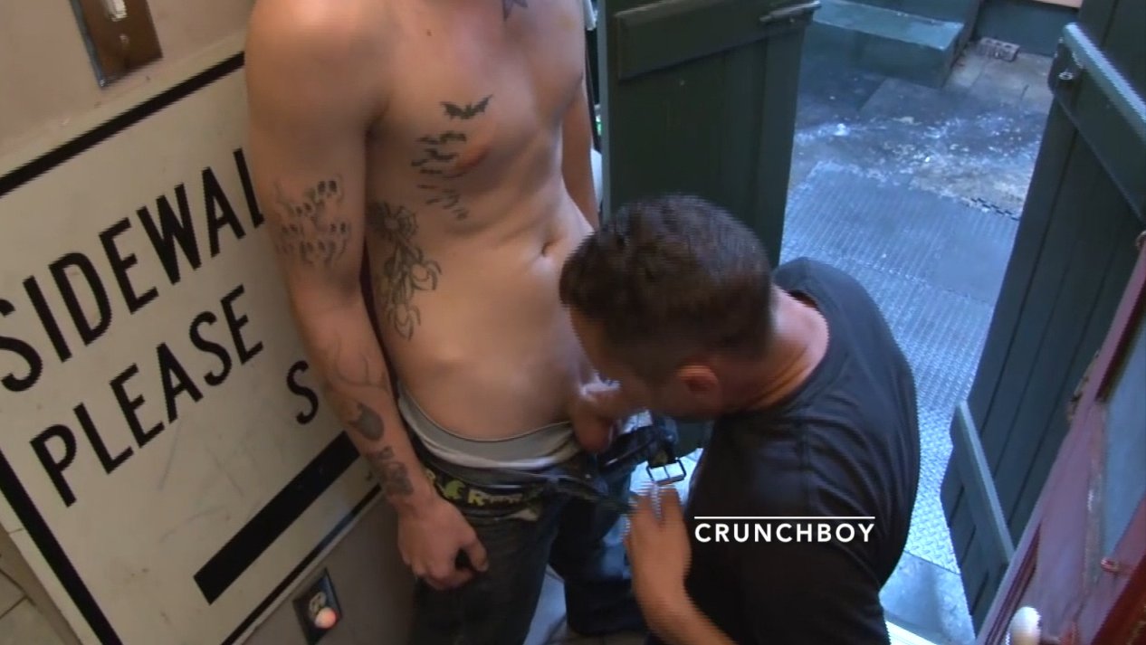 ???New Bare  Clip : Straight guy sucked by  a gay outdoor in a discret place

??Get the full Clip in