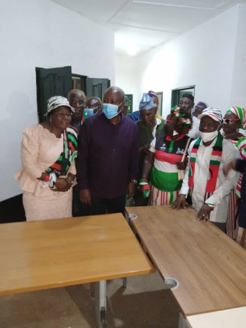 babamusah08's tweet photo. #JohnMahama2020 in Sagnarigu Constituency Office on Saturday.
#iTrustJM
#AllGhanaiansMatter
#KickNanaOut
#RescueMission
#VoteJohnMahama
#2๏ธ
#abafuseini #2๏ธ https://t.co/LkJrWQtg8Q