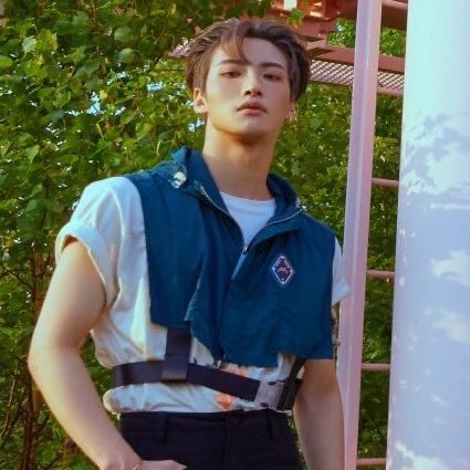 pshsource's tweet photo. this genre of seonghwa https://t.co/LDCwxa0M5G