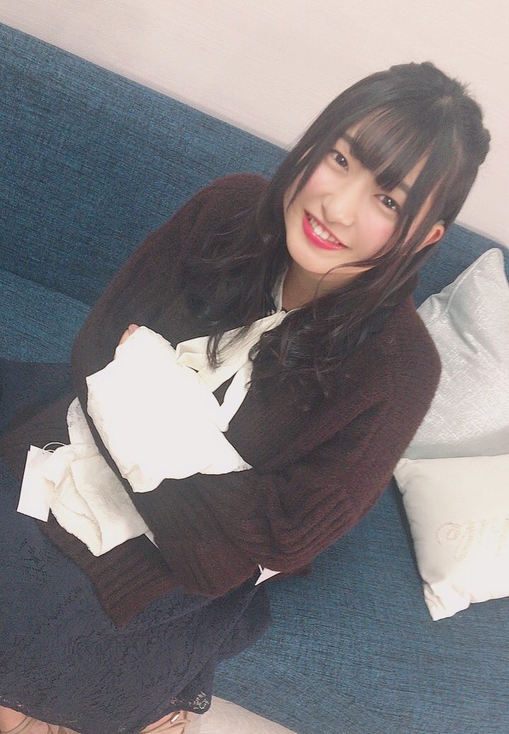 yurikatsupa's tweet image. めちゃくちゃ幸せです……
ニットとスカートを頂きました…✨
着てみた〜！！どう〜？？💕